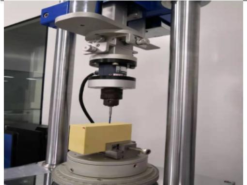 接骨釘?shù)妮S向撥出和扭轉(zhuǎn)旋入與生物旋出力學(xué)測試機